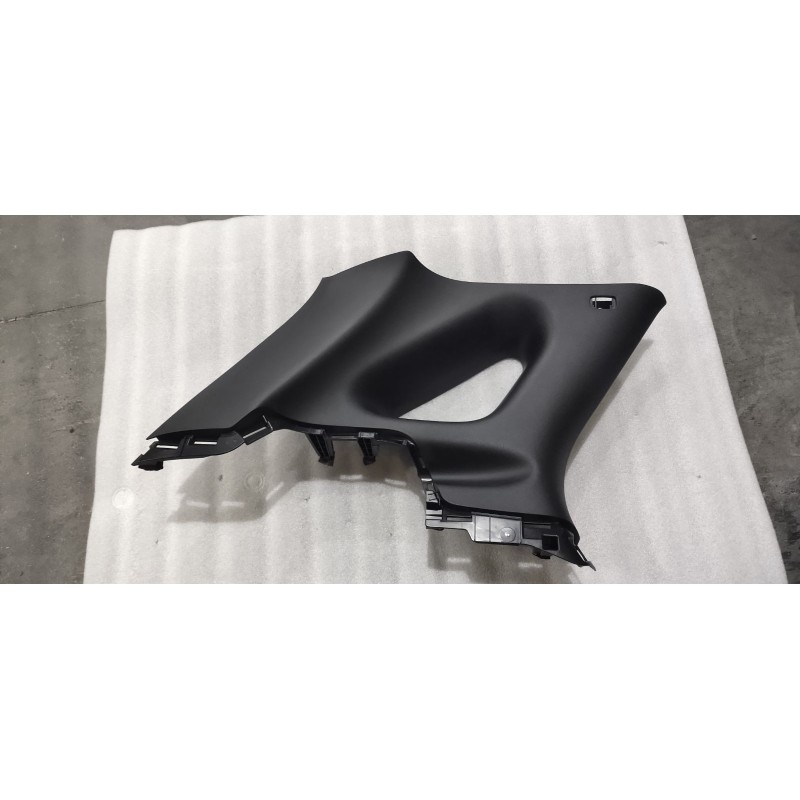 Garniture supérieure de montant C gauche-Noir A7 - BYD - 17980936-00