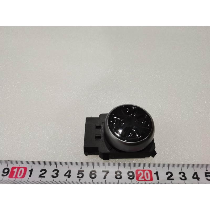 Interrupteur de réglage pour système pneumatique de siège électrique - BYD - 17686502-00