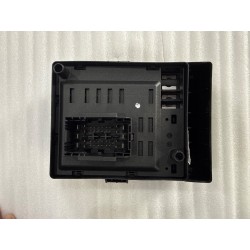 Boîtier de fusibles du compartiment avant - BYD - 17639653-00