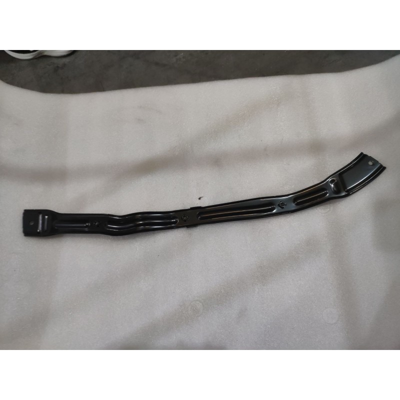 Support droit de tablier de berceau avant - BYD - 17492444-00