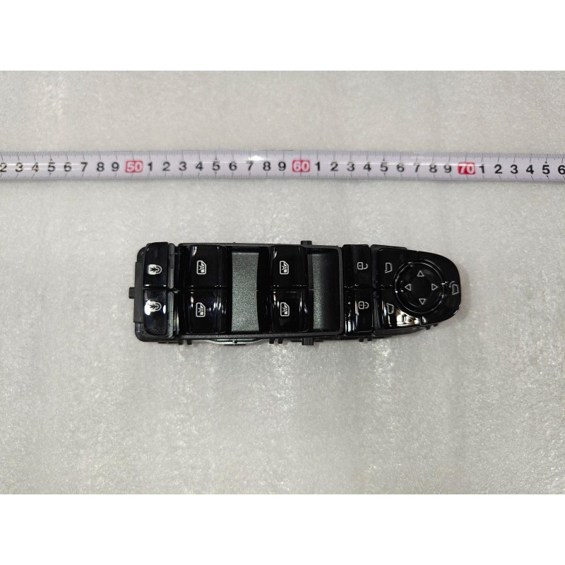 Commande lève-vitre avant gauche - BYD - 17479202-00