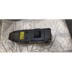 Commande lève-vitre avant gauche - BYD - 17478631-00
