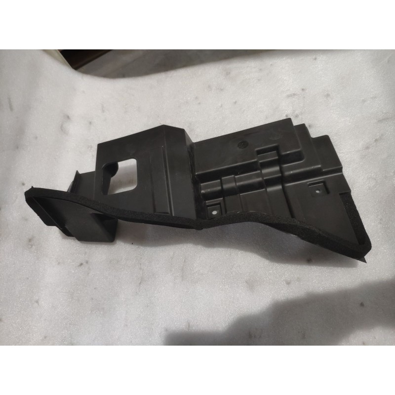 Déflecteur droit de radiateur - BYD - 17332501-00