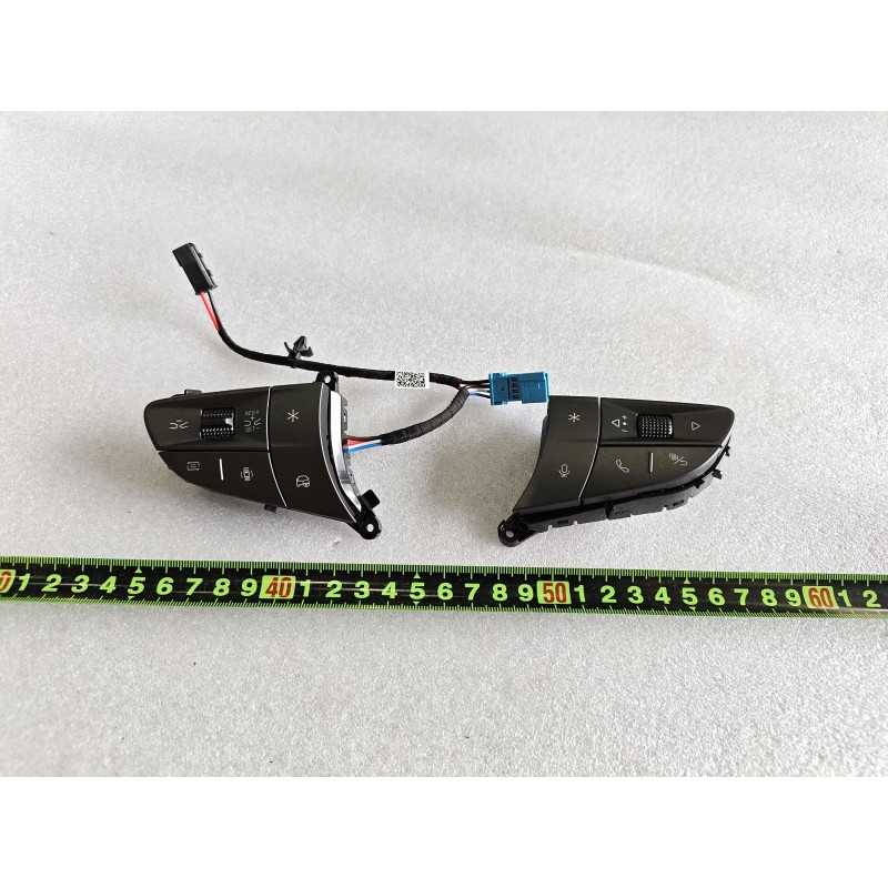 Commandes au volant-Gris - BYD - 16950016-00