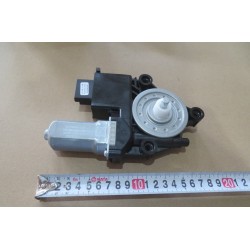 Moteur de porte avant droite - BYD - 13066686-00