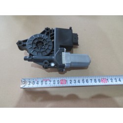 Moteur de porte avant droite - BYD - 13066686-00
