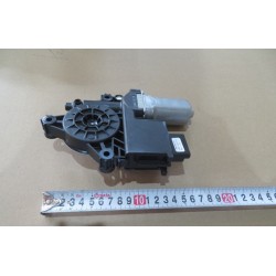 Moteur de porte avant gauche - BYD - 13066681-00