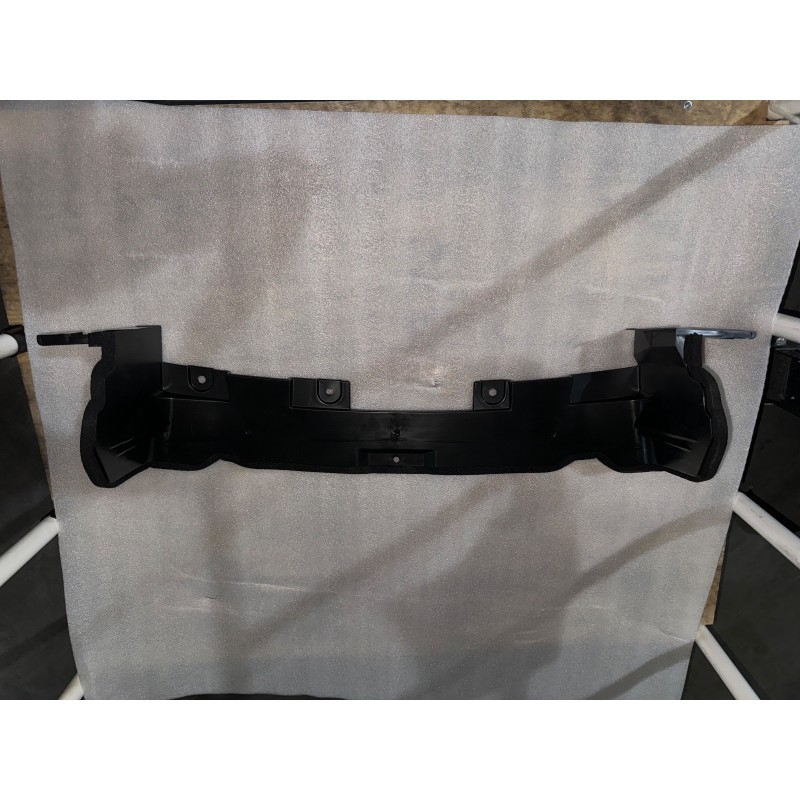 Déflecteur supérieur de radiateur - BYD - 16767545-00