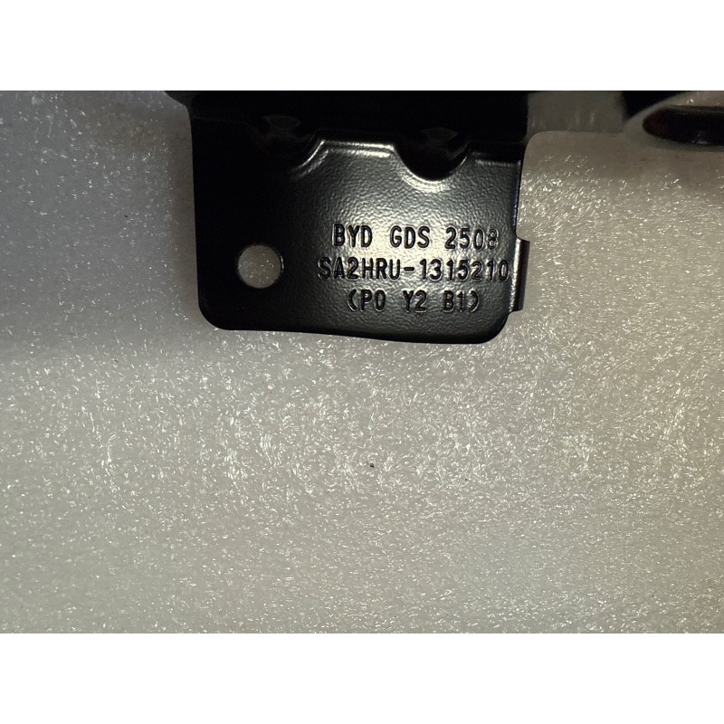 Support supérieur de radiateur 1 - BYD - 16567882-00