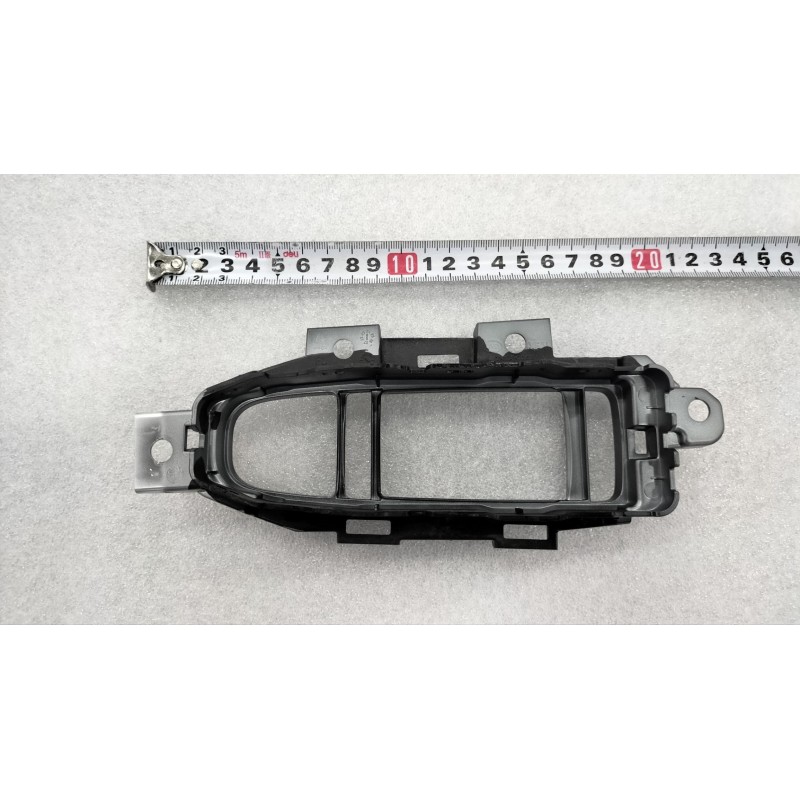 Base de montage du panneau de commande de la vitre de la portière avant gauche - BYD - 16530195-00