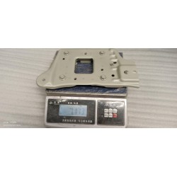 Plaque de montage droite du longeron de pare-chocs avant - BYD - 16290878-00