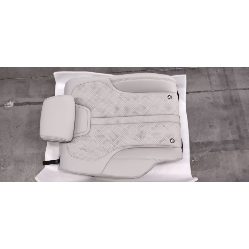 Dossier de siège arrière droit assemblé-couleur blanc cassé - BYD - 16182156-00