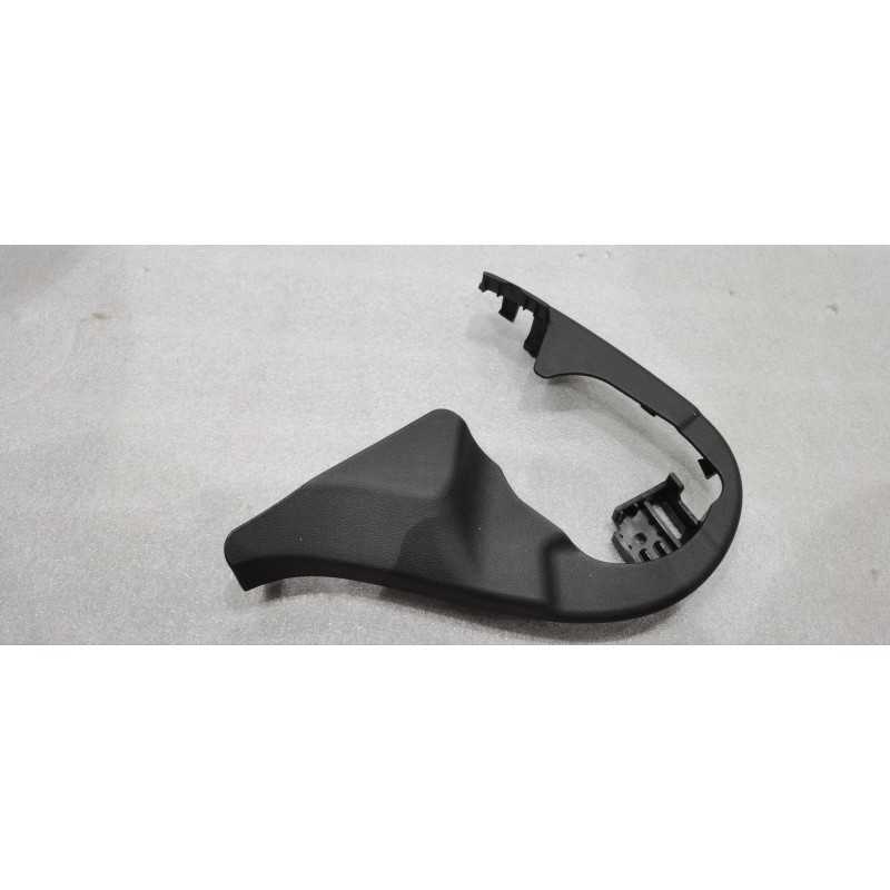 Fixation intérieure du panneau de protection gauche du conducteur - BYD - 16018154-00