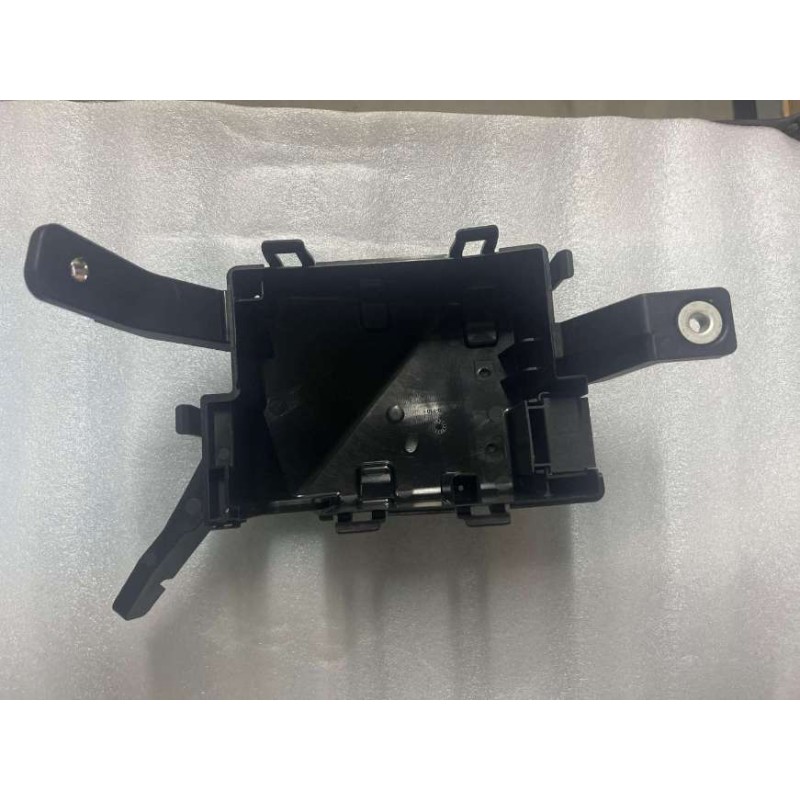 Support inférieur de boîtier de distribution électrique de compartiment avant - BYD - 12632539-00