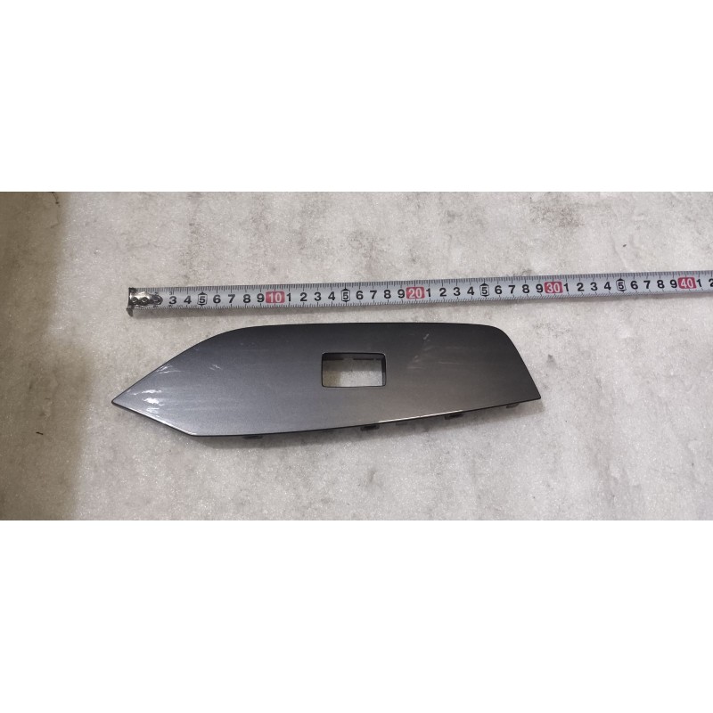 Commande lève-vitre de porte avant droite - Gris Jing clair - BYD - 15793316-00
