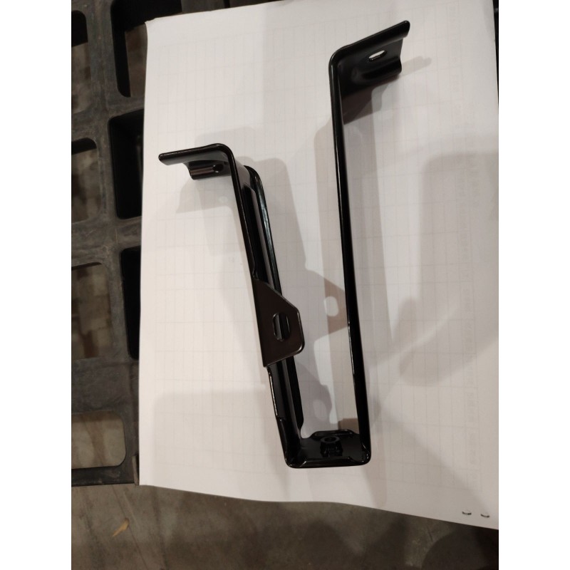 Support droit du garde-boue du sous-châssis arrière - BYD - 15763735-00