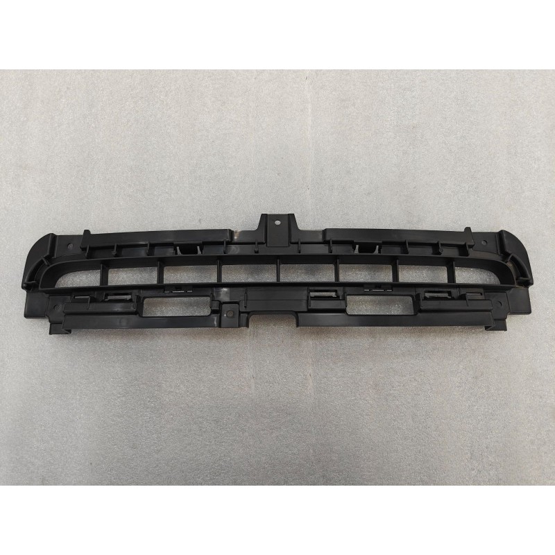 Grille supérieure de pare-chocs avant - BYD - 15704262-00