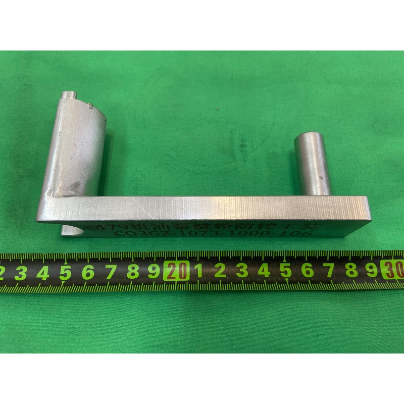 C03GZ-1073-1000 - 479 Outil anti-rotation pour pignon de chaîne de pompe à huile - BYD - 15677959-00