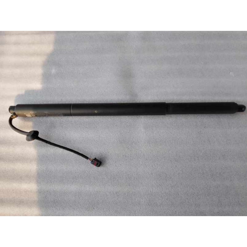 Corps de ressort électrique droit de la porte arrière - BYD - 15632532-00