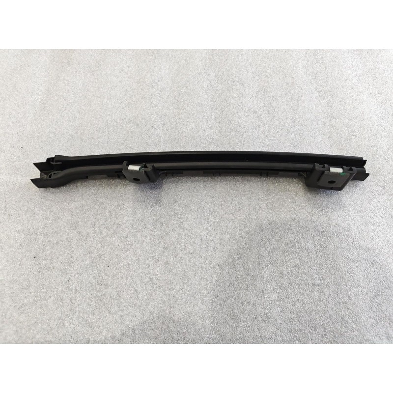 Glissière mobile et coulisse d'étanchéité de porte arrière gauche (arrière) - BYD - 15410072-00