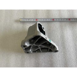 Support droit de montage de l'ensemble du moteur d'entraînement arrière - BYD - 15289083-00