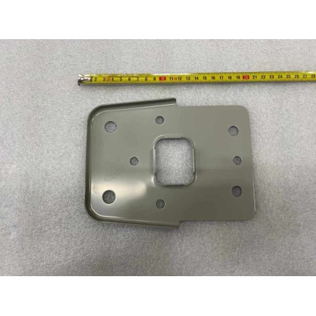 Plaque de renforcement de montage de la poutre du pare-chocs arrière - BYD - 15262756-00