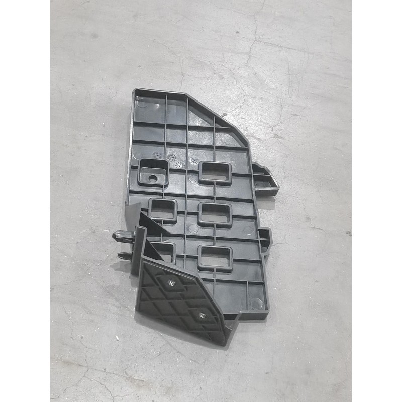 Support inférieur gauche, Pare-chocs arrière - BYD - 14679005-00