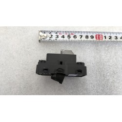 Groupe de commutateur de régulateur de vitre de porte arrière - BYD - 14462826-00