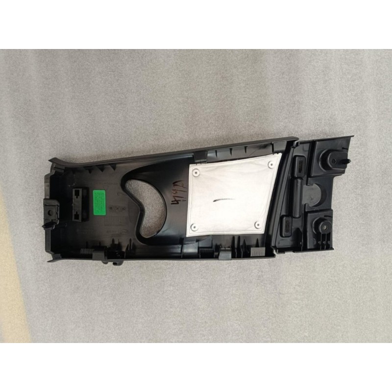 Bouclier supérieur, montant b, droit - BYD - 14120459-00