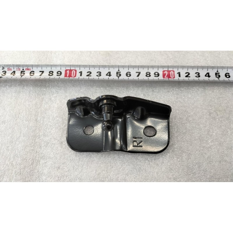 Support inférieur de vérin à gaz droit du couvercle du coffre - BYD - 14120435-00