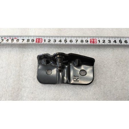 Support inférieur de vérin à gaz droit du couvercle du coffre - BYD - 14120435-00