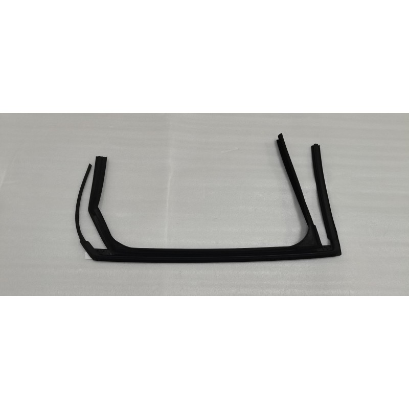 Canal de guidage de porte arrière droite - BYD - 13996486-00