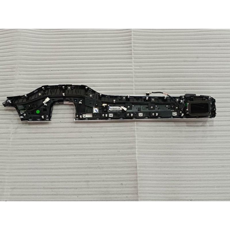 Panneau de garniture droit du tableau de bord - Galvanoplastie mate - BYD - 13972369-00