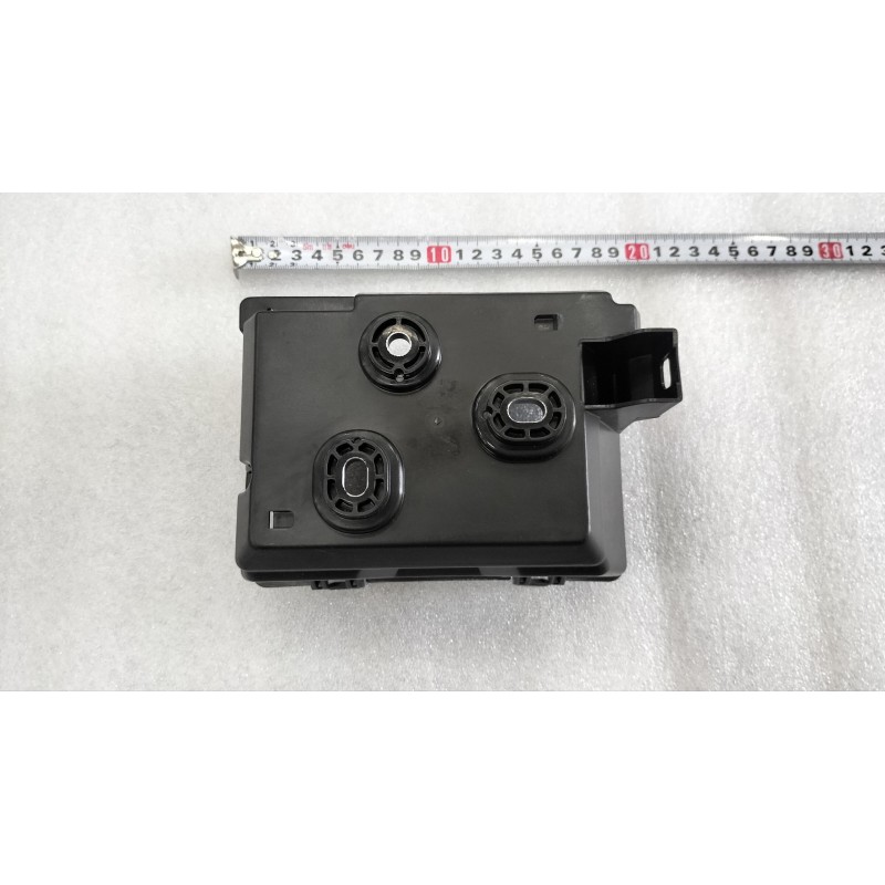 Support inférieur du boîtier de distribution électrique d'habitacle avant - BYD - 13926192-00