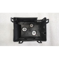 Support inférieur du boîtier de distribution électrique d'habitacle avant - BYD - 13926192-00