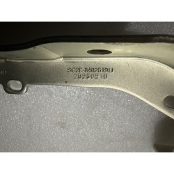 Charnière droite de capot avant - BYD - 13907938-00