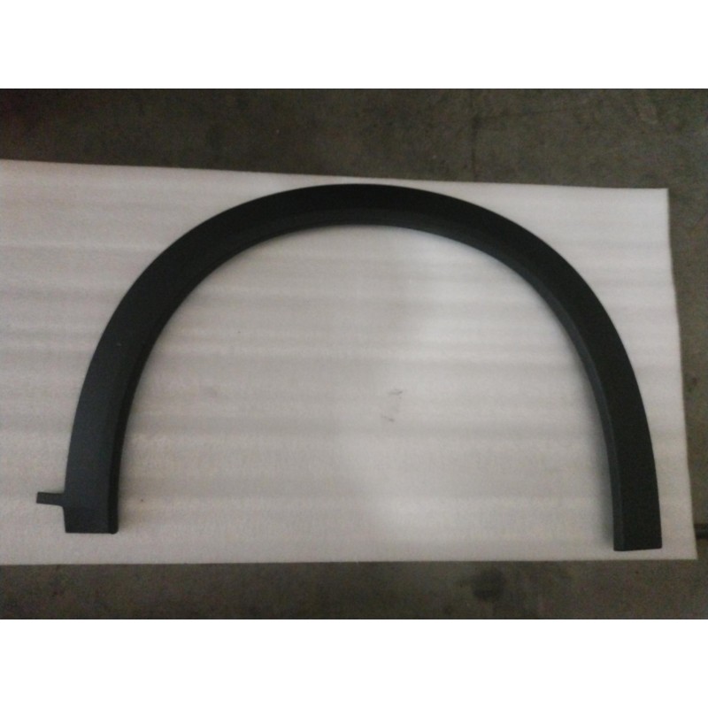 Garniture du passage de roue avant droit - BYD - 13870499-00