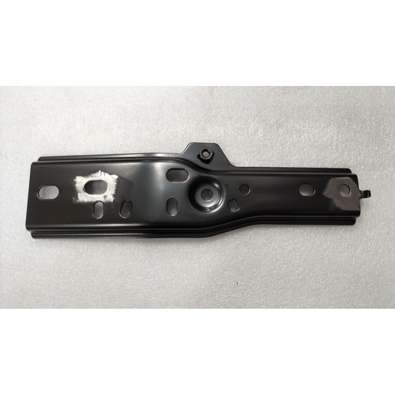Support de montage droit du plancher de la poutre tubulaire - BYD - 13867687-00