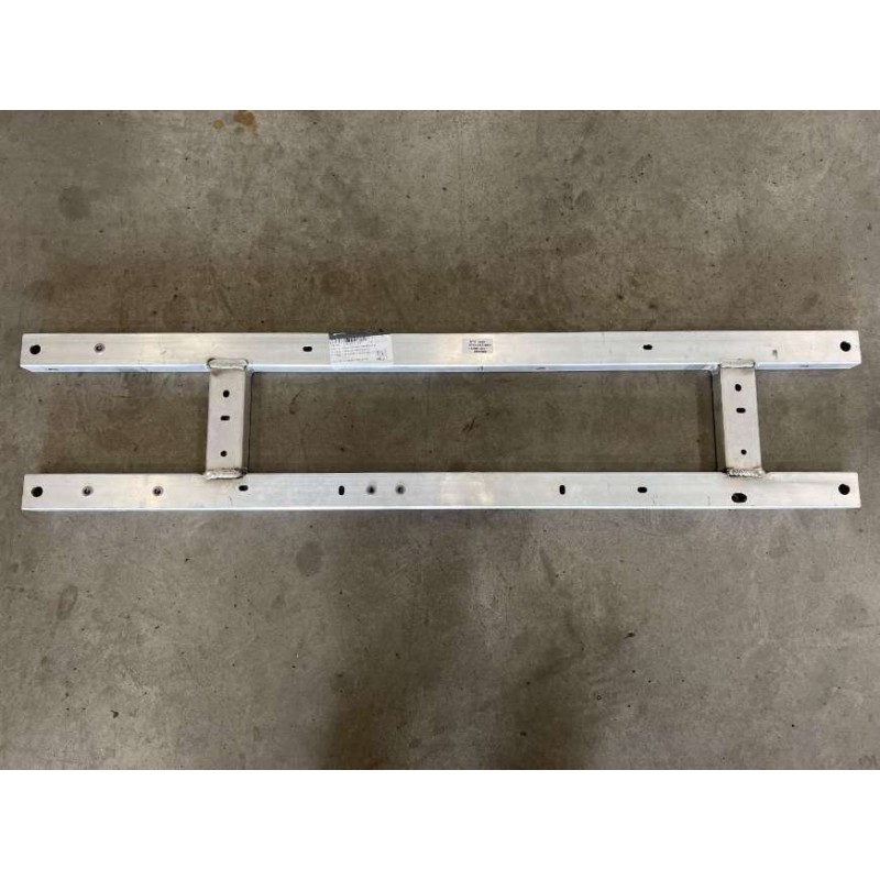 Traverse du compartiment avant - BYD - 13816714-00