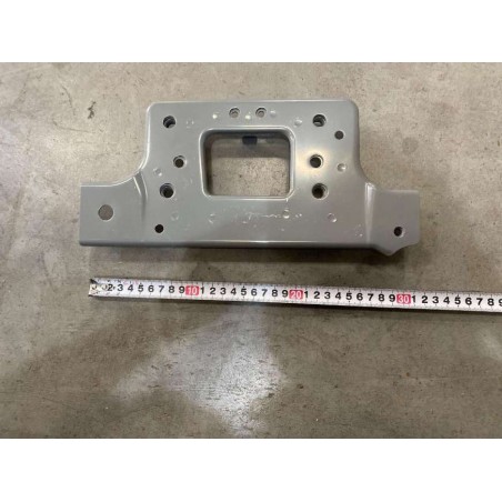 Plaque de montage gauche de la poutre du pare-chocs avant - BYD - 13778345-00