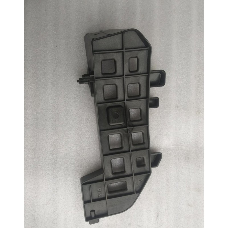 Support inférieur gauche, pare-chocs arrière - BYD - 13639618-00