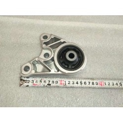 Support de montage gauche du groupe motopropulseur - BYD - 13611712-00
