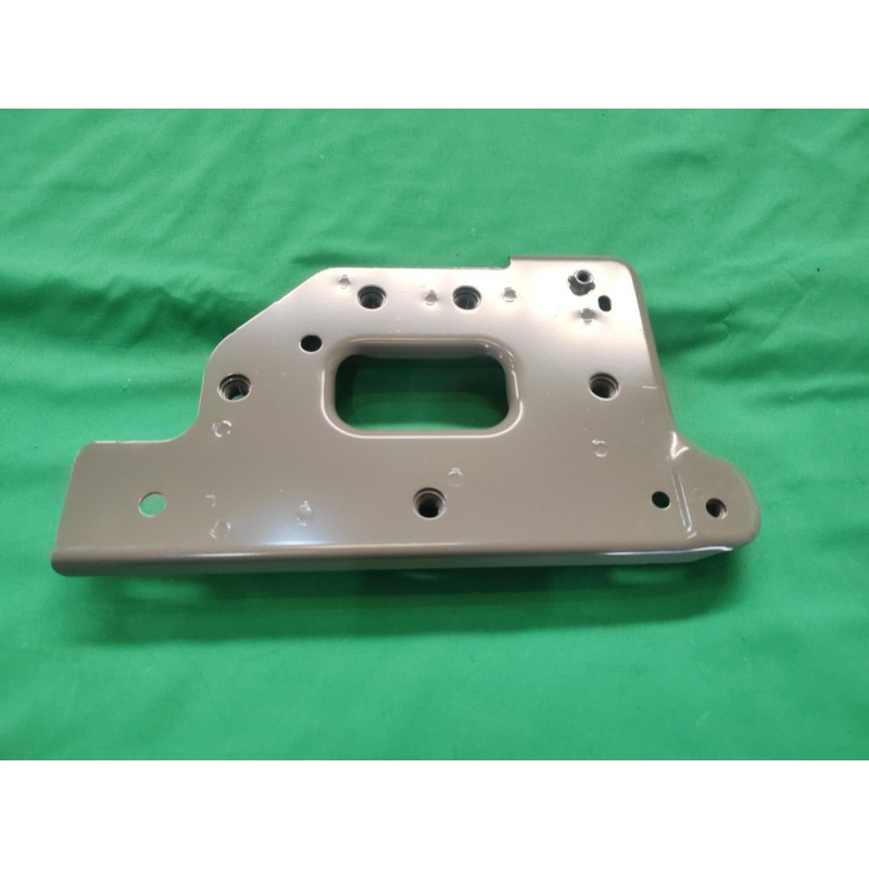 Plaque de Montage Gauche, Poutre Anticollision Avant - BYD - 13602004-00