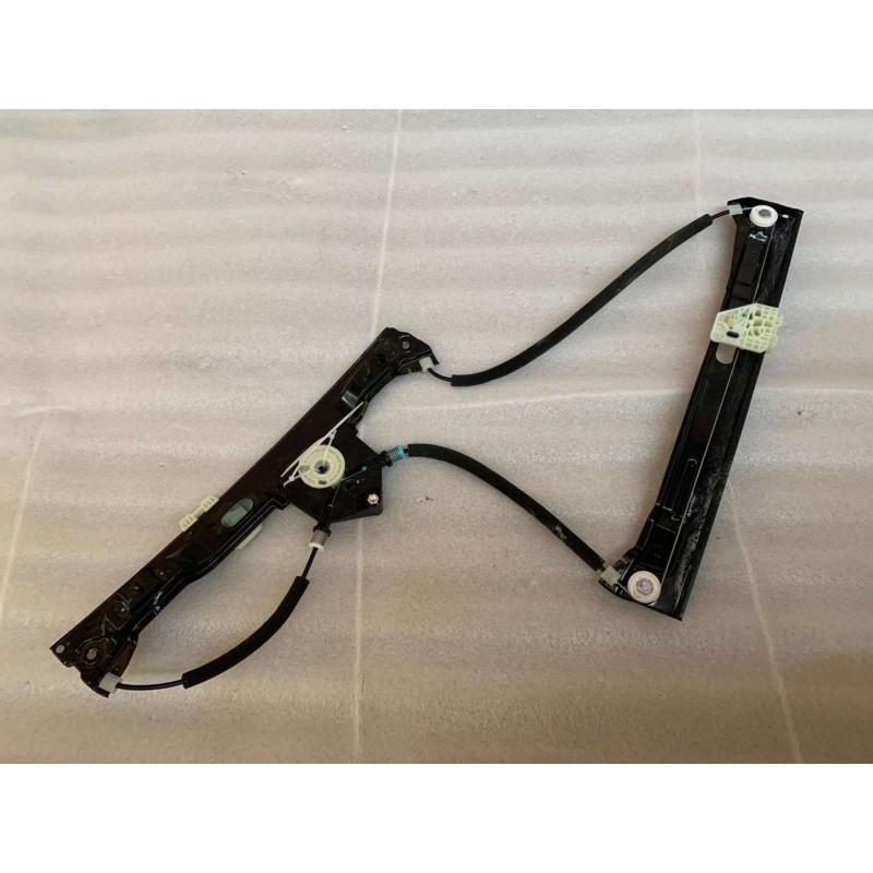 Support de lève-vitre avant droit - BYD - 13557626-00