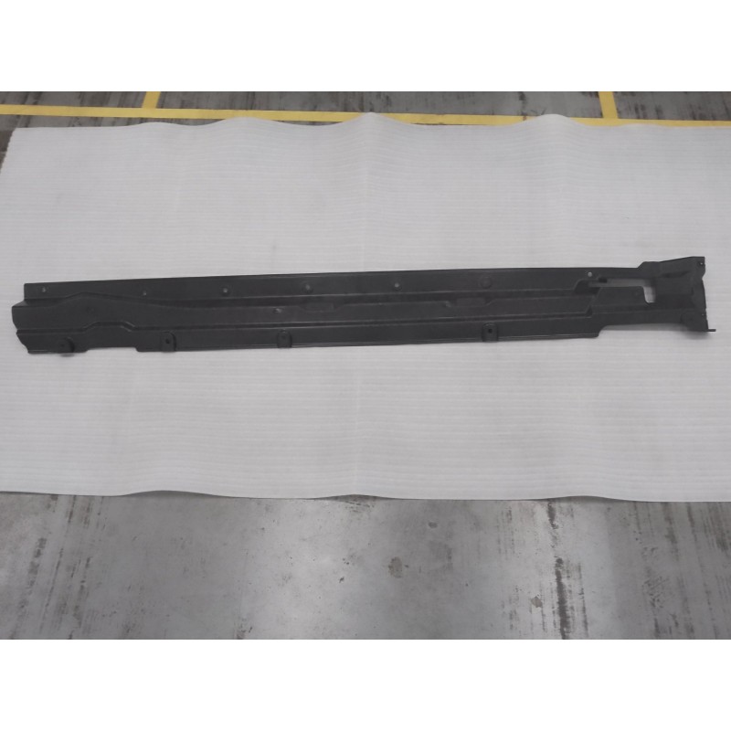 Garde-boue droit du plancher avant - BYD - 13493236-00
