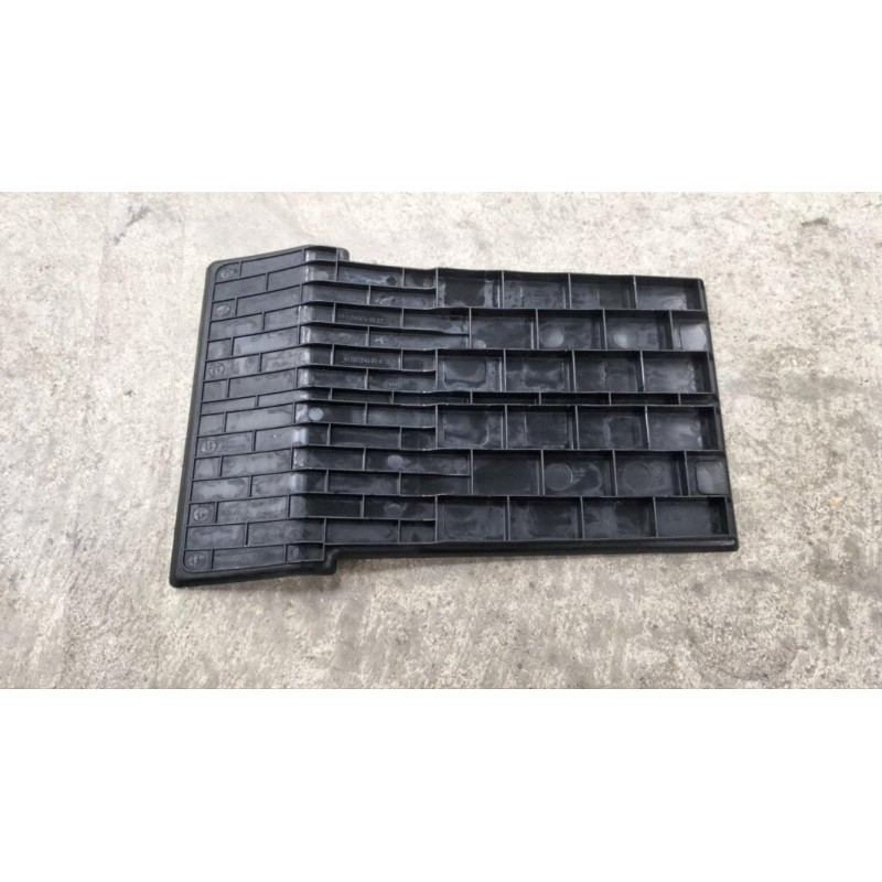 Coussin de boîte de rangement de l'accoudoir - BYD - 13468945-00