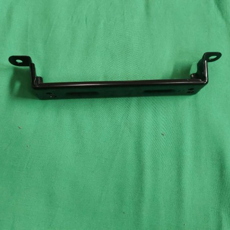 Support de montage gauche de l'accoudoir du siège arrière - BYD - 13457561-00