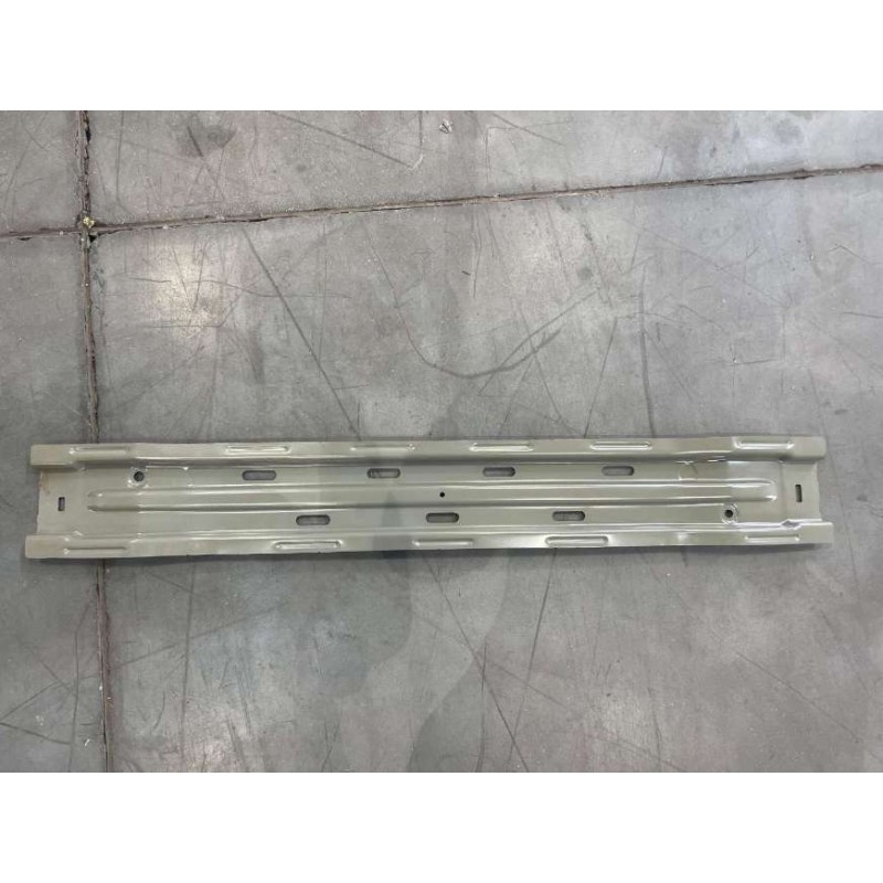 Traverse centrale de la couverture du toit - BYD - 13440498-00