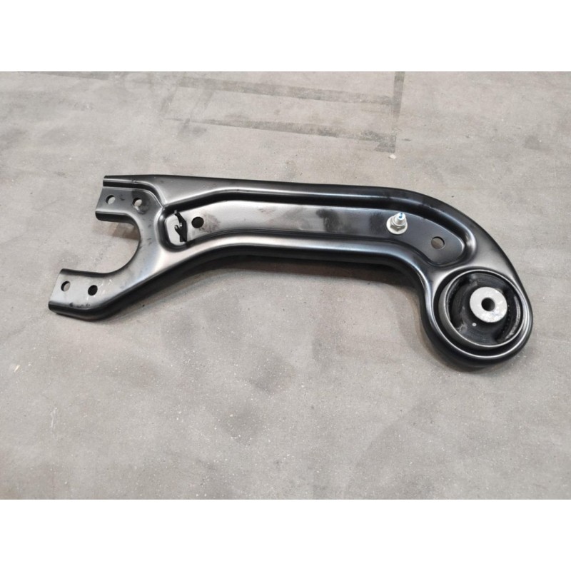 Bras de traction droit de suspension arrière - BYD - 13437938-00