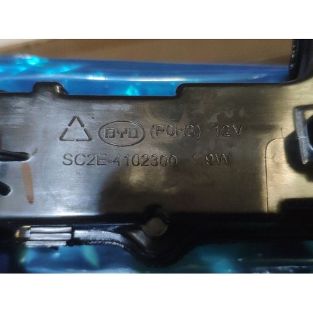 Feu de position avant central - BYD - 13407726-00